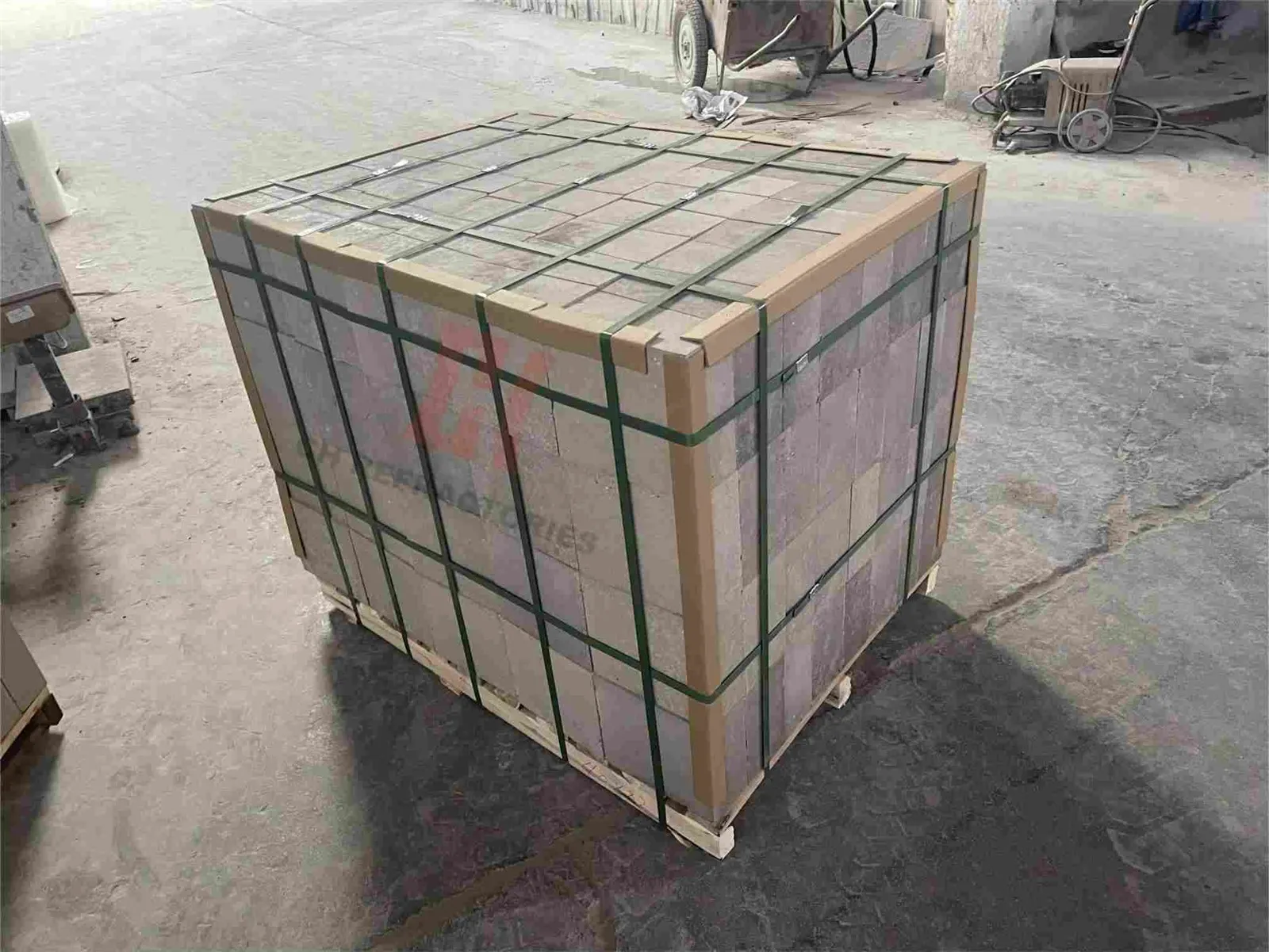 Phosphate bonded alumina brick